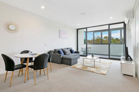 Stylish And Neat Two Bed Apartment In Wentworth Point - Accommodation in Bendigo 4