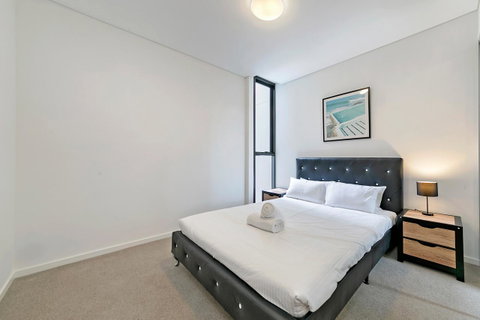 Stylish And Neat Two Bed Apartment In Wentworth Point - Accommodation in Bendigo 6