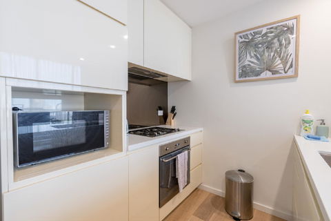 Sydney CBD Modern 2 Bedroom Apartment + Free Car Parking - Accommodation in Bendigo 19