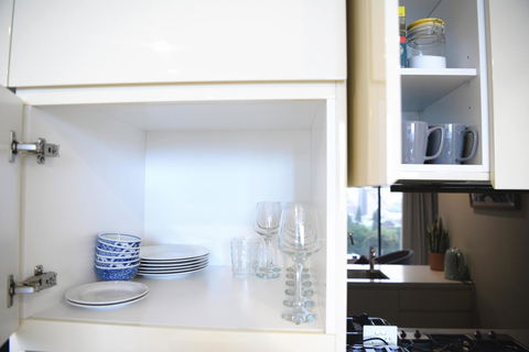 Sydney CBD Modern 2 Bedroom Apartment + Free Car Parking - Accommodation in Bendigo 23