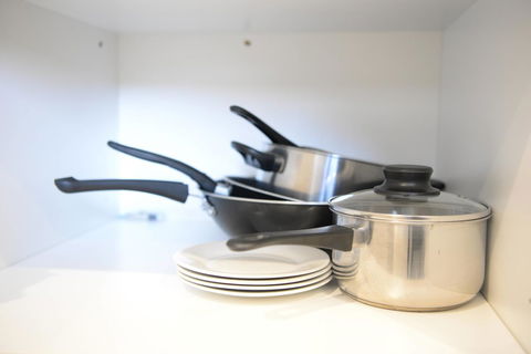 Sydney CBD Modern 2 Bedroom Apartment + Free Car Parking - Accommodation in Bendigo 22