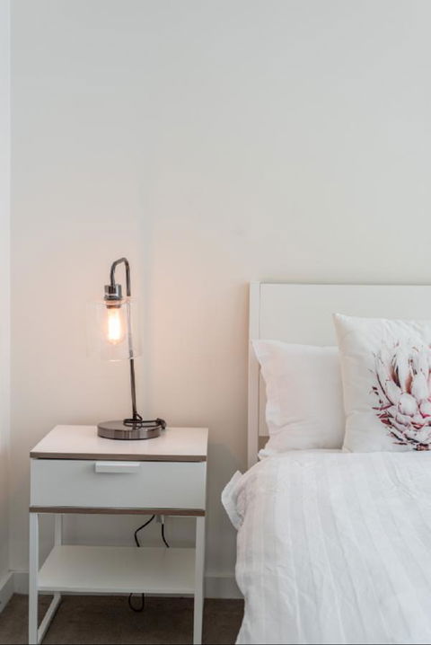 Sydney CBD Modern 2 Bedroom Apartment + Free Car Parking - Accommodation in Bendigo 11