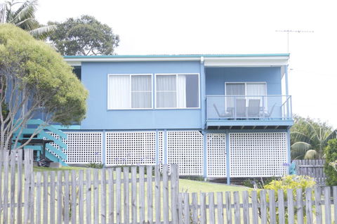 Clareview, 8 Korogora Street - Accommodation in Bendigo 4