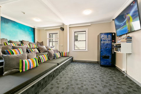 Mad Monkey Downtown - Accommodation in Bendigo 8