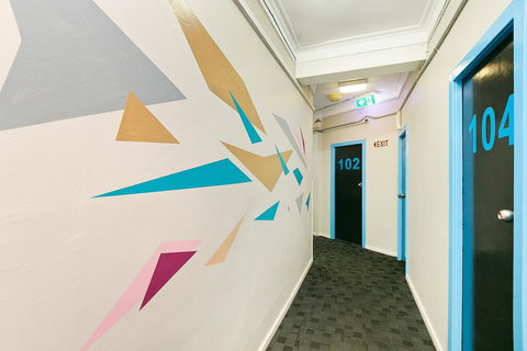 Mad Monkey Downtown - Accommodation in Bendigo 5