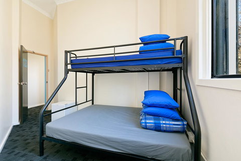 Mad Monkey Downtown - Accommodation in Bendigo 13