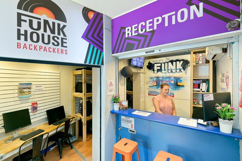 Mad Monkey Downtown - Accommodation in Bendigo 3