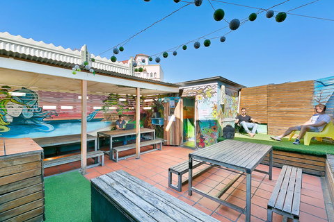 Mad Monkey Downtown - Accommodation in Bendigo 11