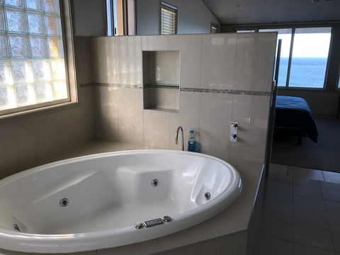 OceanScape Luxury Beachfront Villas - Accommodation in Bendigo 5