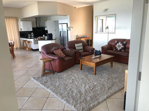OceanScape Luxury Beachfront Villas - Accommodation in Bendigo 8