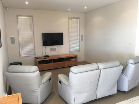 OceanScape Luxury Beachfront Villas - Accommodation in Bendigo 1