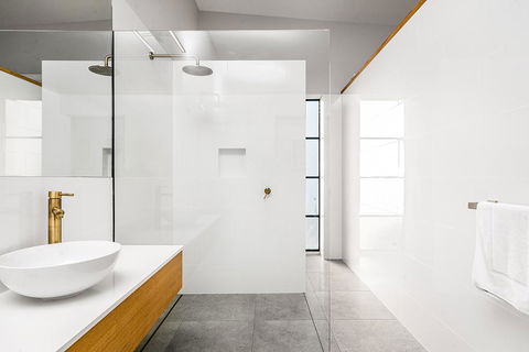 Sundays At Byron - Accommodation in Bendigo 13