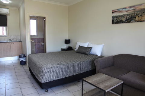 Tumut Apartments - Accommodation in Bendigo 9