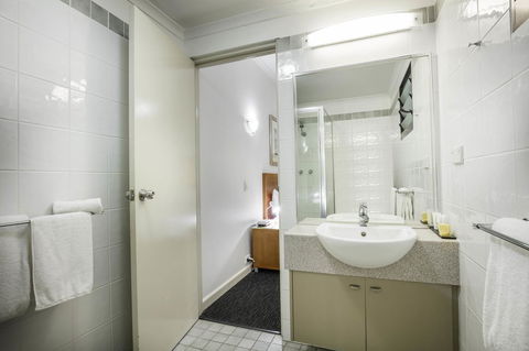 Mercure Darwin Airport Resort - Accommodation in Bendigo 24