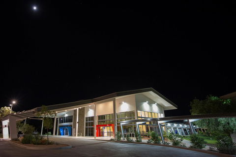 Crowne Plaza Alice Springs Lasseters, An IHG Hotel - Accommodation in Bendigo 12