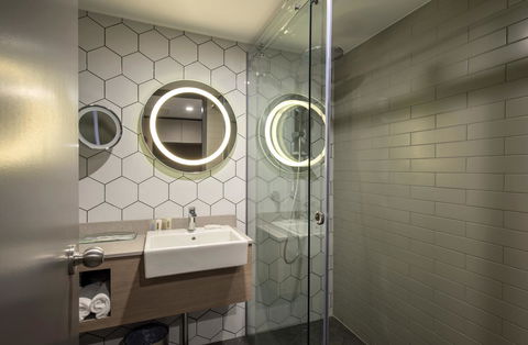 Crowne Plaza Alice Springs Lasseters, An IHG Hotel - Accommodation in Bendigo 29
