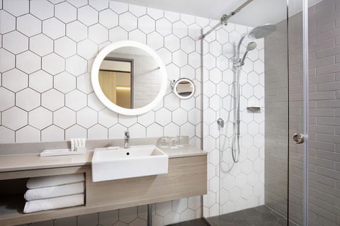 Crowne Plaza Alice Springs Lasseters, An IHG Hotel - Accommodation in Bendigo 4