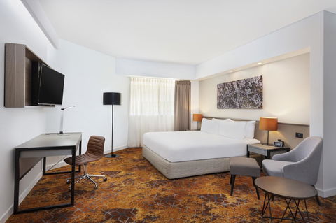 Crowne Plaza Alice Springs Lasseters, An IHG Hotel - Accommodation in Bendigo 2
