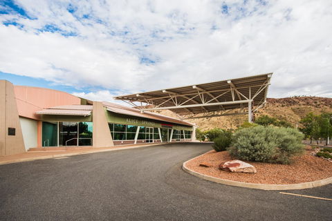 Crowne Plaza Alice Springs Lasseters, An IHG Hotel - Accommodation in Bendigo 11