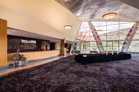 Crowne Plaza Alice Springs Lasseters, An IHG Hotel - Accommodation in Bendigo 17