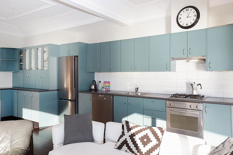 Art Deco Apartment With Breathtaking Water Views - Accommodation in Bendigo 4