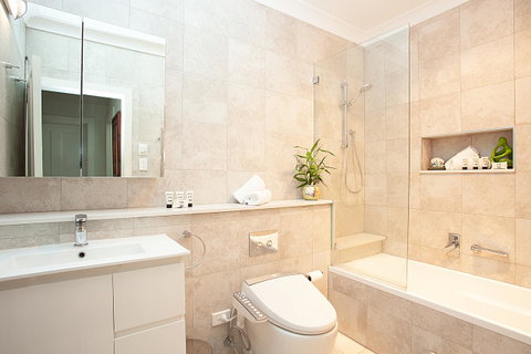 Art Deco Apartment With Breathtaking Water Views - Accommodation in Bendigo 2