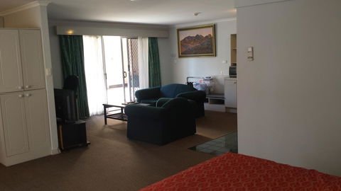 Stay At Alice Springs Hotel - Accommodation in Bendigo 21