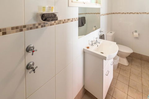 Glen Helen Lodge - Accommodation in Bendigo 22