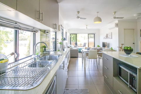 ZEN QUEST - The NOMADS PAD Near Nightcliff Markets & Sunset Foreshore - Accommodation in Bendigo 25
