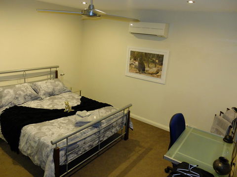 Rock Wallaby - Accommodation in Bendigo 9