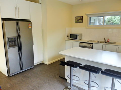 Rock Wallaby - Accommodation in Bendigo 1