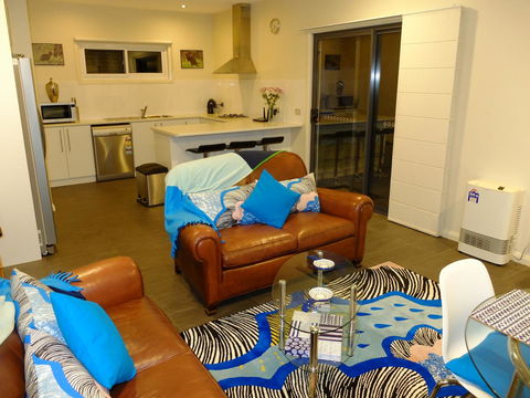 Rock Wallaby - Accommodation in Bendigo 3