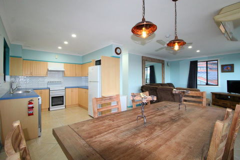Bombora, 3/4 East Street - Accommodation in Bendigo 2