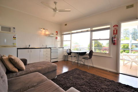 Breakers 2 2 Hill Street - Accommodation in Bendigo 2
