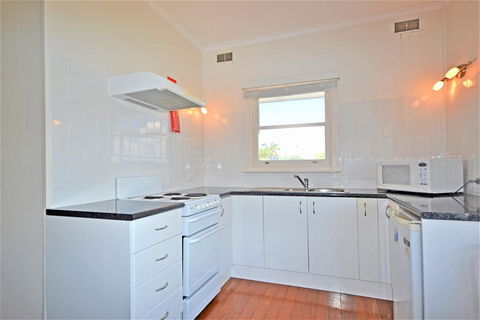 Breakers 4 2 Hill Street - Accommodation in Bendigo 2