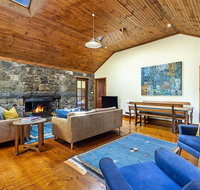 Breakfast Creek Cottage - Central bluestone cottage - Accommodation in Bendigo