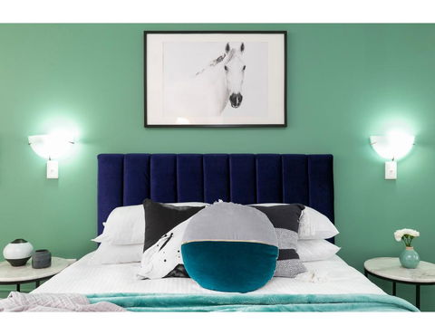 Bright, Modern Studio Steps From The Action - Accommodation in Bendigo 3