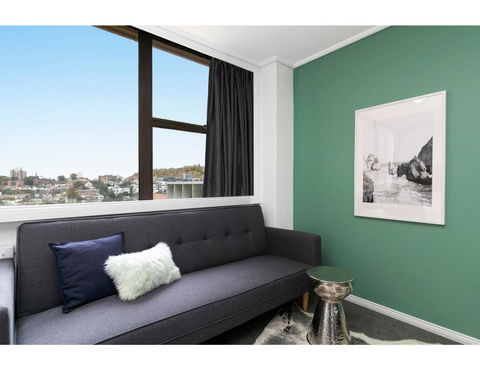 Bright, Modern Studio Steps From The Action - Accommodation in Bendigo 1