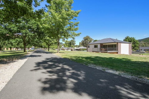 BrightAway - Accommodation in Bendigo 0