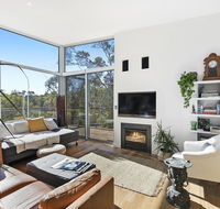 Bristlebird - Beach 650m Pets Fireplace Linen 4 bdrm WiFi - Accommodation in Bendigo