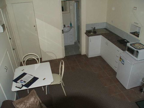 Bristol House Accommodation - Accommodation in Bendigo 2