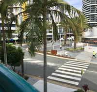 Broadbeach Private Apt with CHA - Accommodation in Bendigo