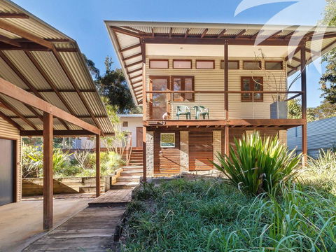 Buccoo - Accommodation in Bendigo 0