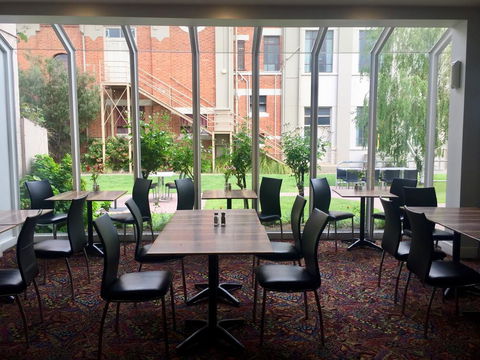 Burkes Hotel Motel - Accommodation in Bendigo 1