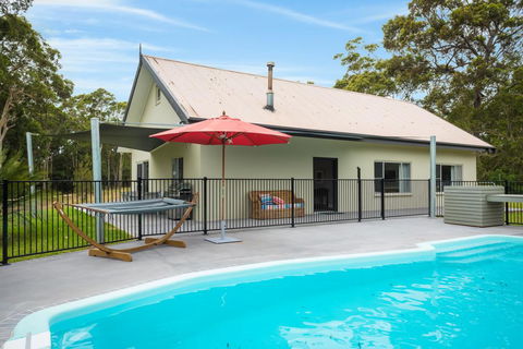 Bush Retreat With Private Pool - Accommodation in Bendigo 0