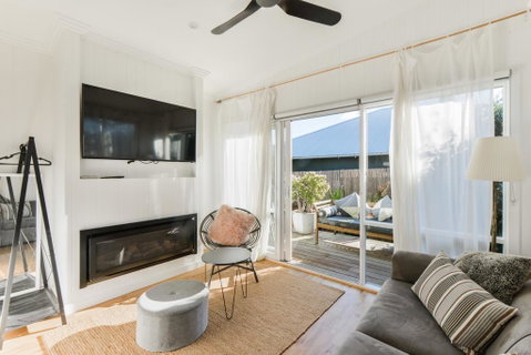 By The Seaside - Accommodation in Bendigo 0
