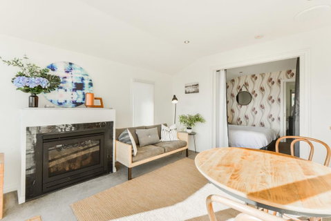 By The Seaside - Accommodation in Bendigo 2