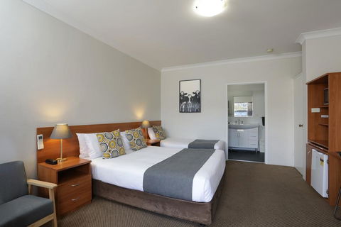 Cadman Motor Inn And Apartments - Accommodation in Bendigo 1
