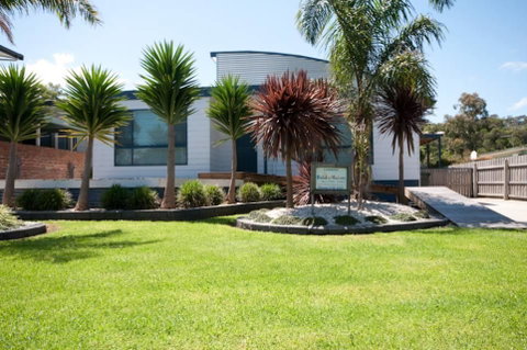 Cambroe - Accommodation in Bendigo 0