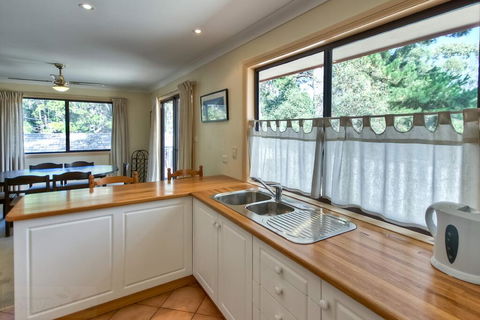 Camelot - Accommodation in Bendigo 3